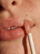 Load image into Gallery viewer, COSMOS ORG LIPS SOFT &amp; GLOSSY- JOSEPHINE 04